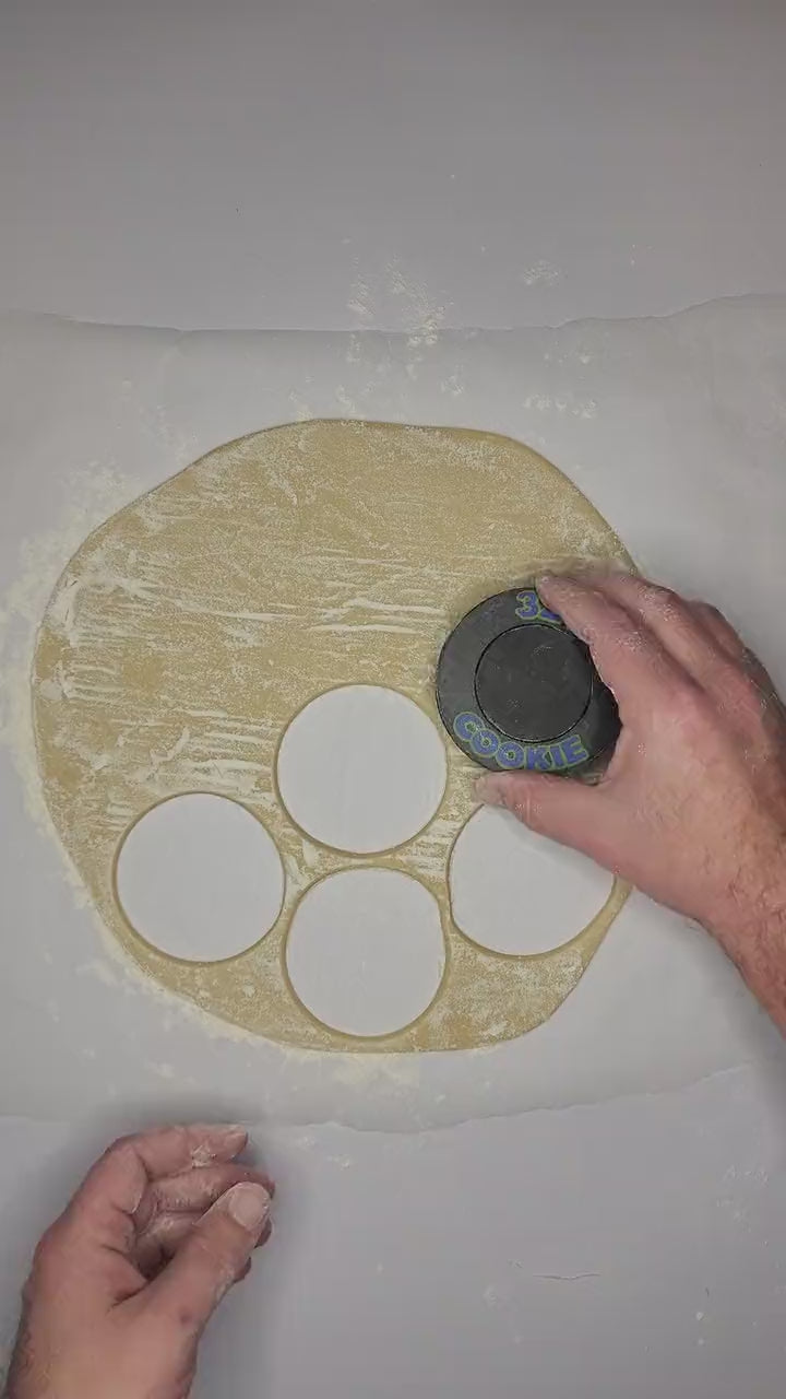 Video: one press of a custom disc into cookie dough